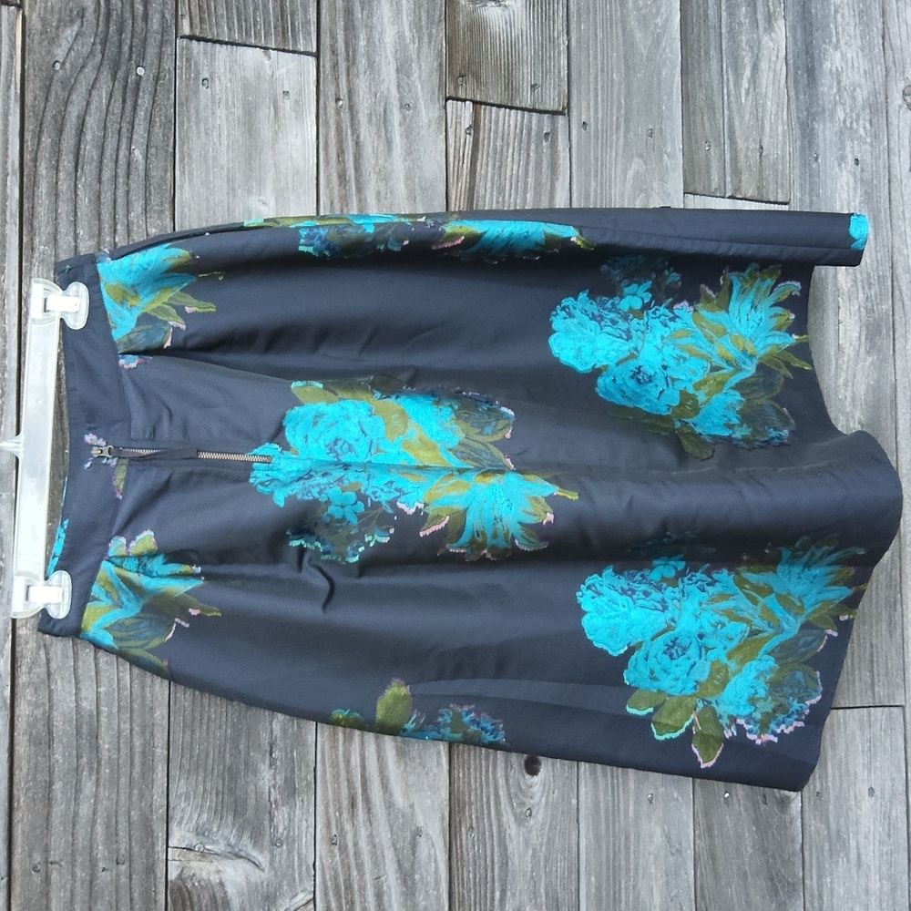 Maeve by Anthropologie dark blue skirt with pockets size 2 with tags - Picture 2 of 14